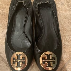 Black leather Reva flats